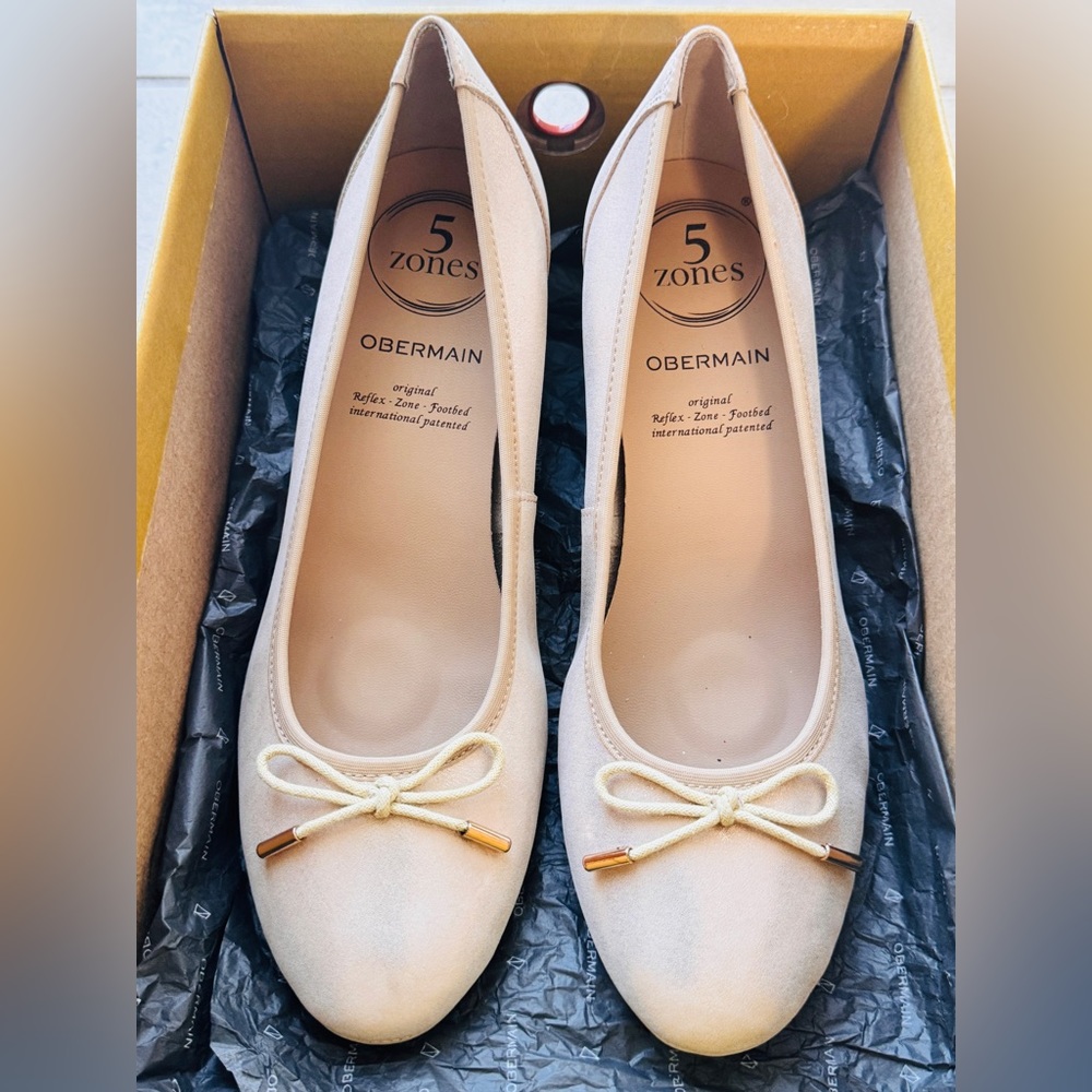 Obermain Women Shoes size 38, New With Little Defect 😍